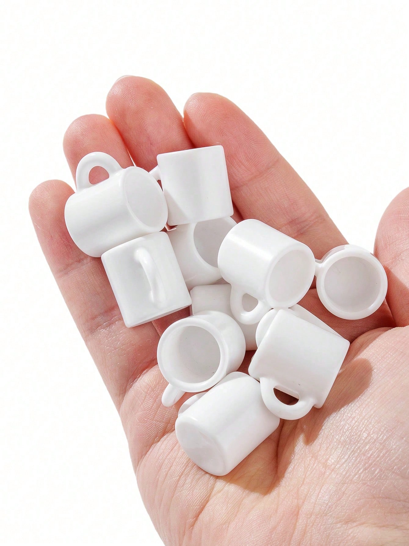10 tasses blanches miniatures  - Dollhouse Furniture Set avis et prix